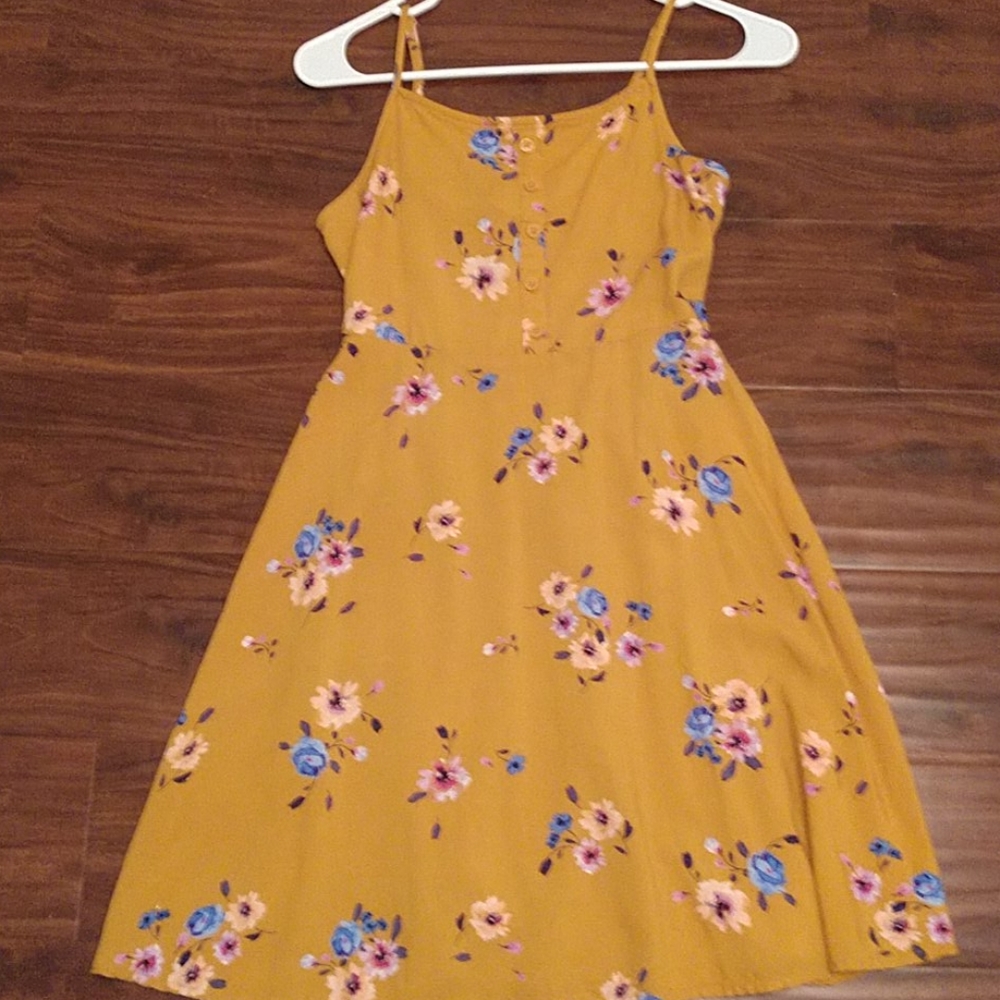 Very cute Arizona Brand spring dress!